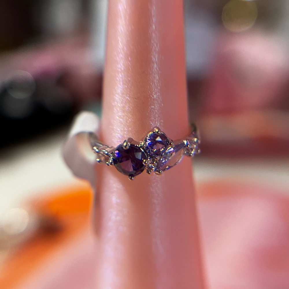 Elegant Ombre Amethyst Ring